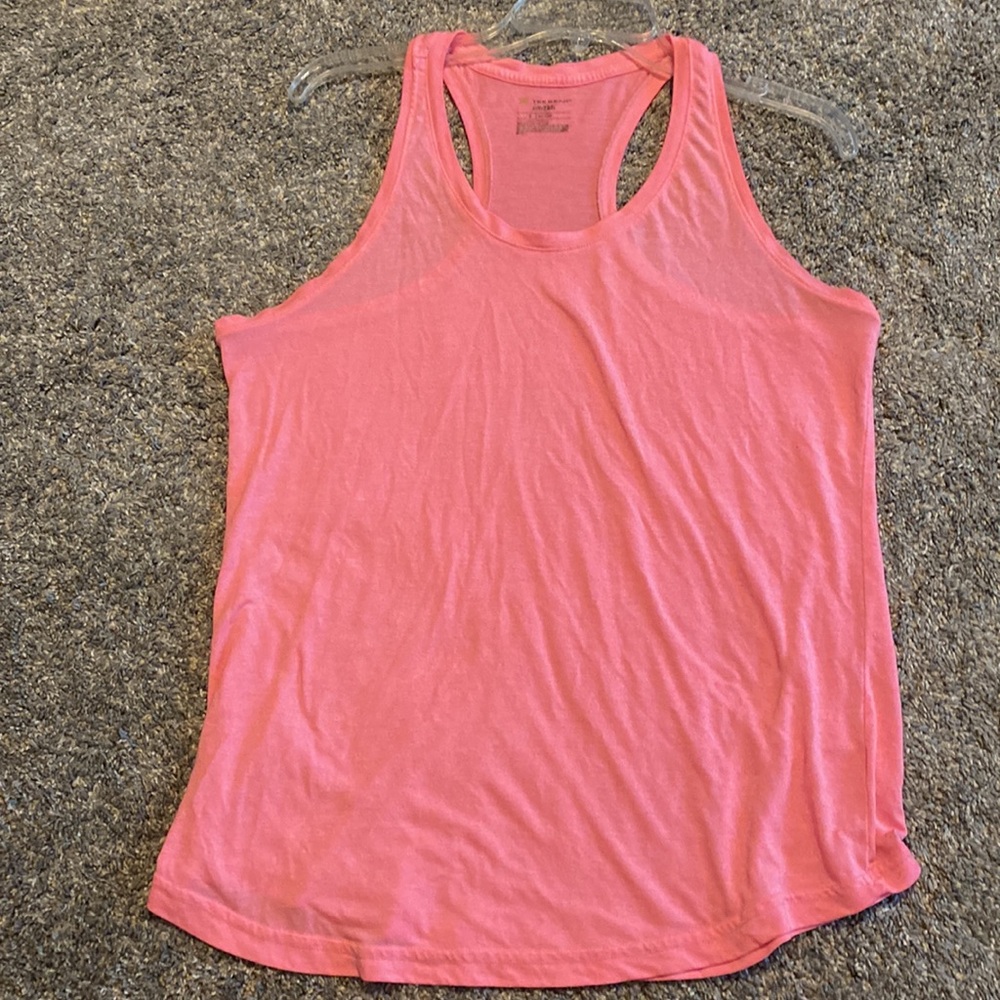 Performance-ready Tek Gear dryTek Pink tank top. Women’s size large